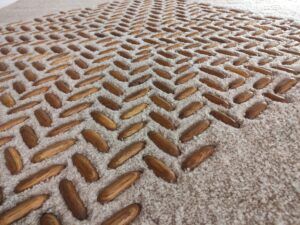 gros plan sur tapis calade avec bois chêne et laine (2)